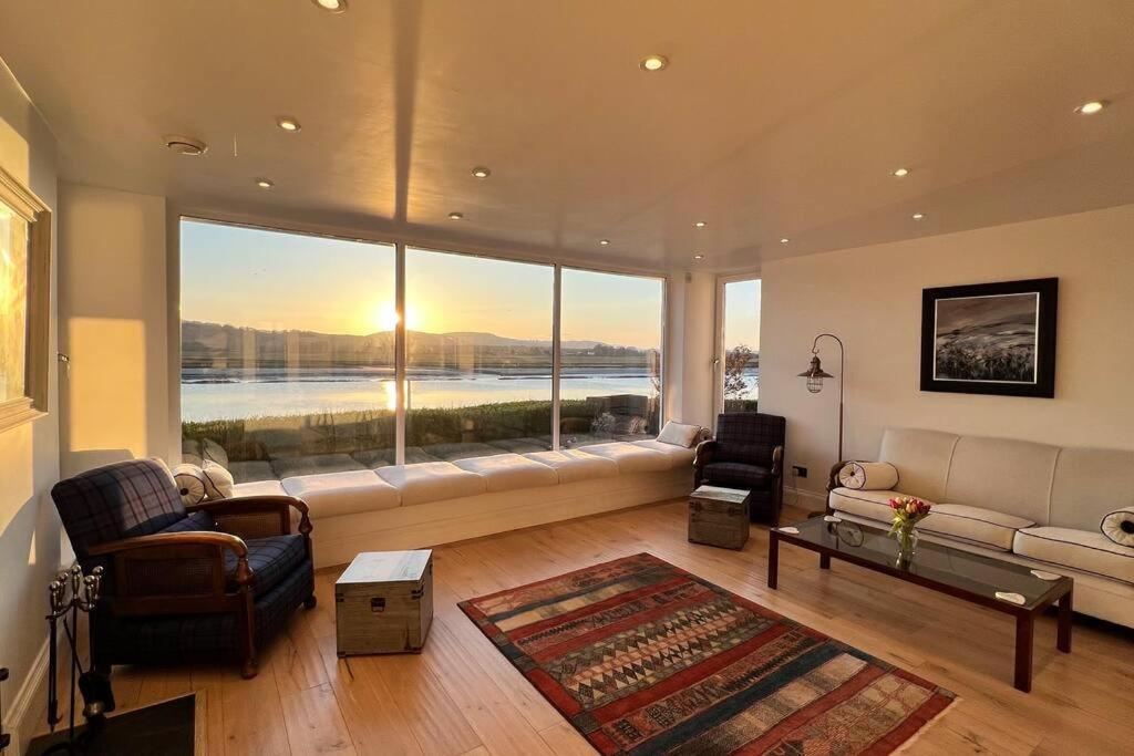 Shorepark - Waterfront Cottage With Stunning Views Dumfries Extérieur photo