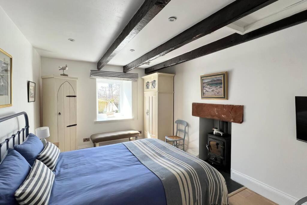 Shorepark - Waterfront Cottage With Stunning Views Dumfries Extérieur photo